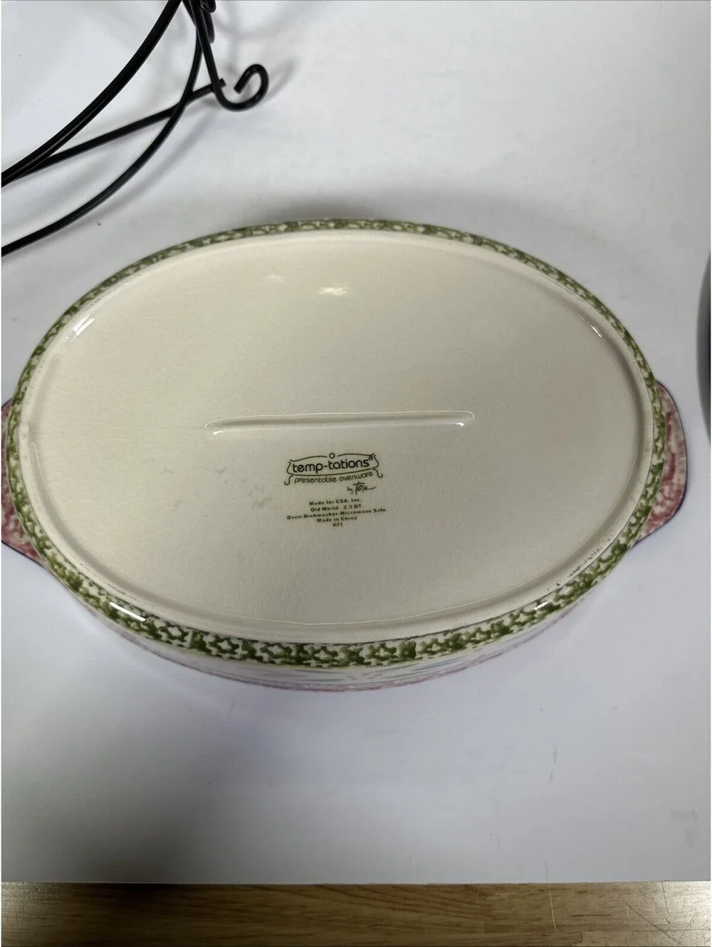 Temptations Old World Oval Baking Dish 2.5 qt Casserole Dish, Lid and Rack